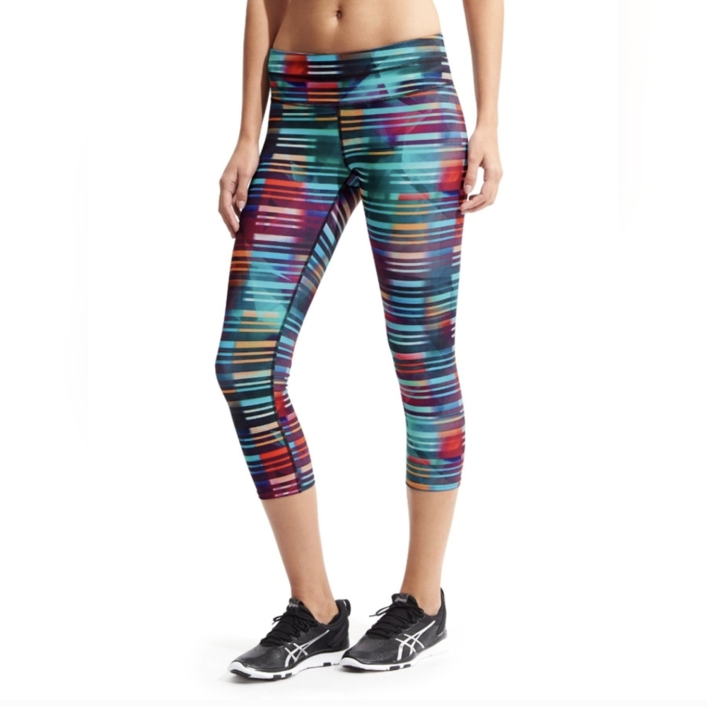 Athleta - Laser Beam Sonar Capri Leggings - Medium Tall